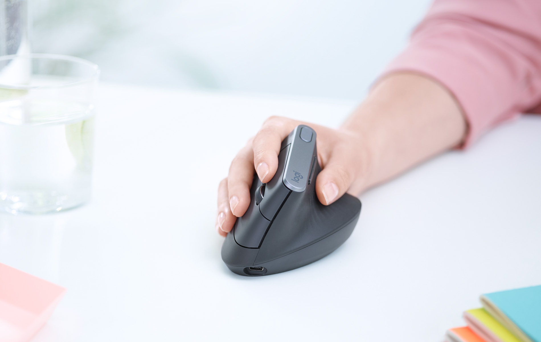 Logitech MX Vertical: um mouse que soma Ergonomia à Performance