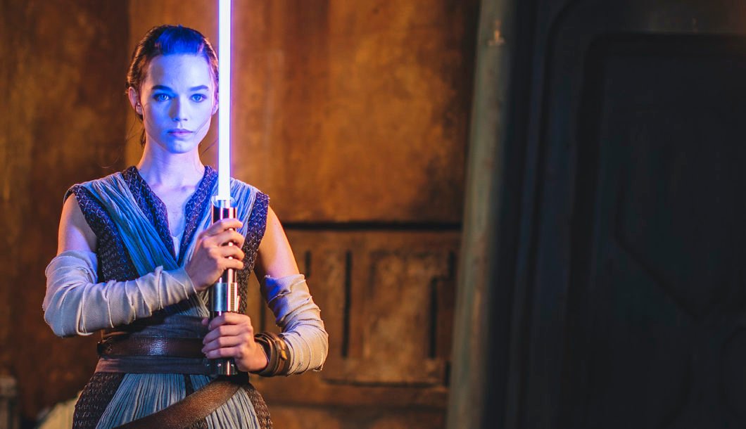 Star Wars: Disney apresenta oficialmente um sabre de luz real