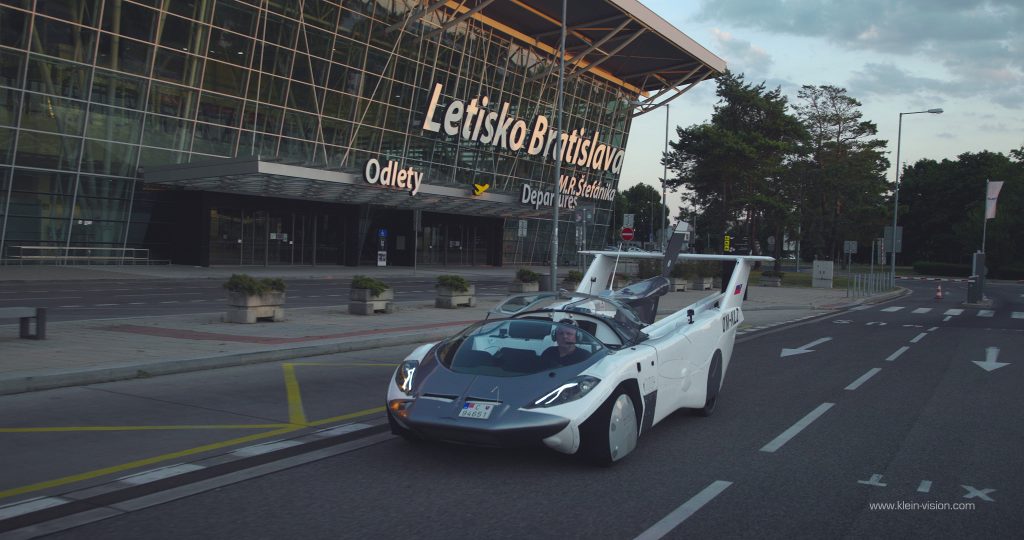 Primeiro carro voador do mundo viaja a 170 km/h; veja o vídeo