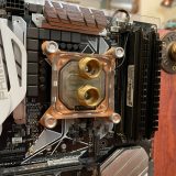 Casemod usa cobre e madeira para deixar PC com visual diferentão