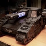 Casemod baseado em Warhammer 40k é um PC em forma de tanque futurista