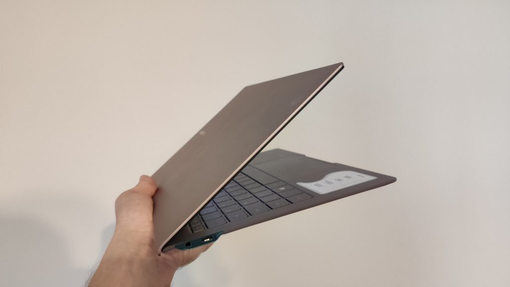 Galaxy Book S - espessura e peso