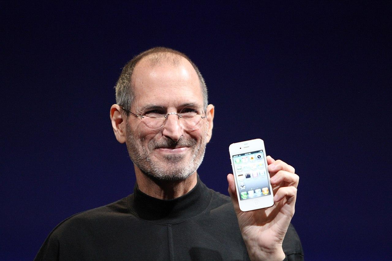 Cheque assinado por Steve Jobs é vendido por mais de US$ 100.000 em leilão