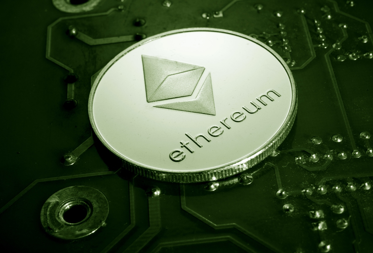 Criptomoeda Ethereum em ilustração com GPUs