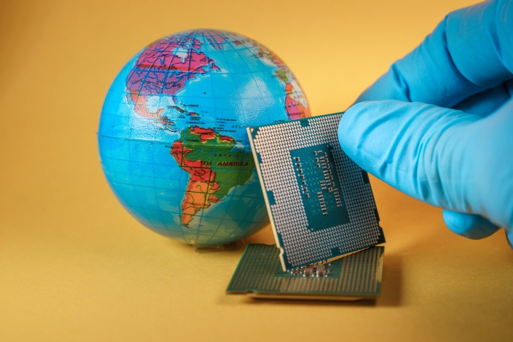 escassez mundial de semicondutores chips