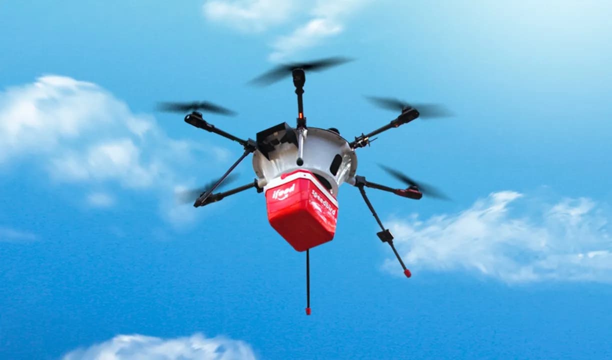 Cheiro de comida no ar: iFood recebe autorização para delivery com drones no Brasil