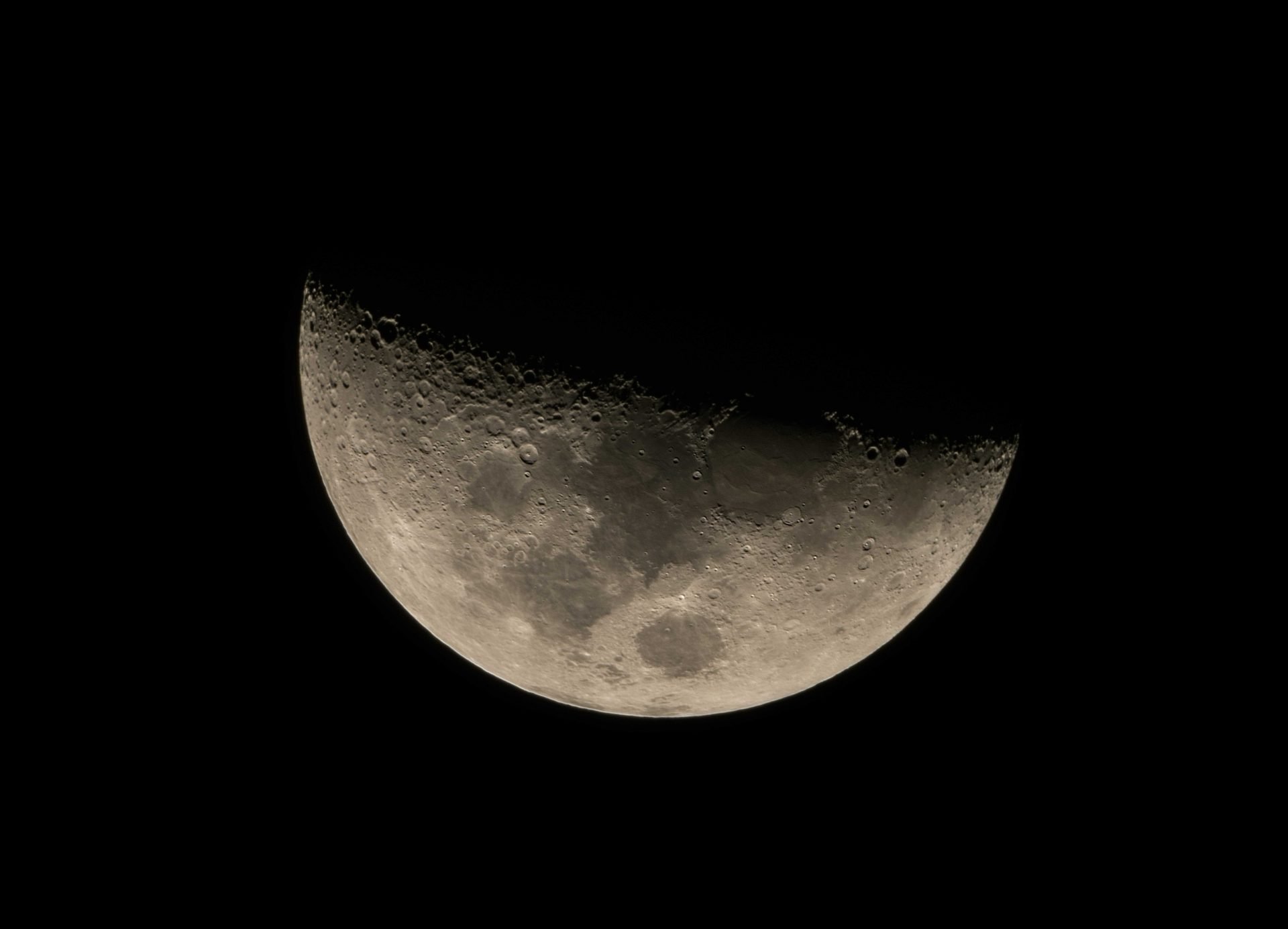 Foguete em rota de colisão com a Lua