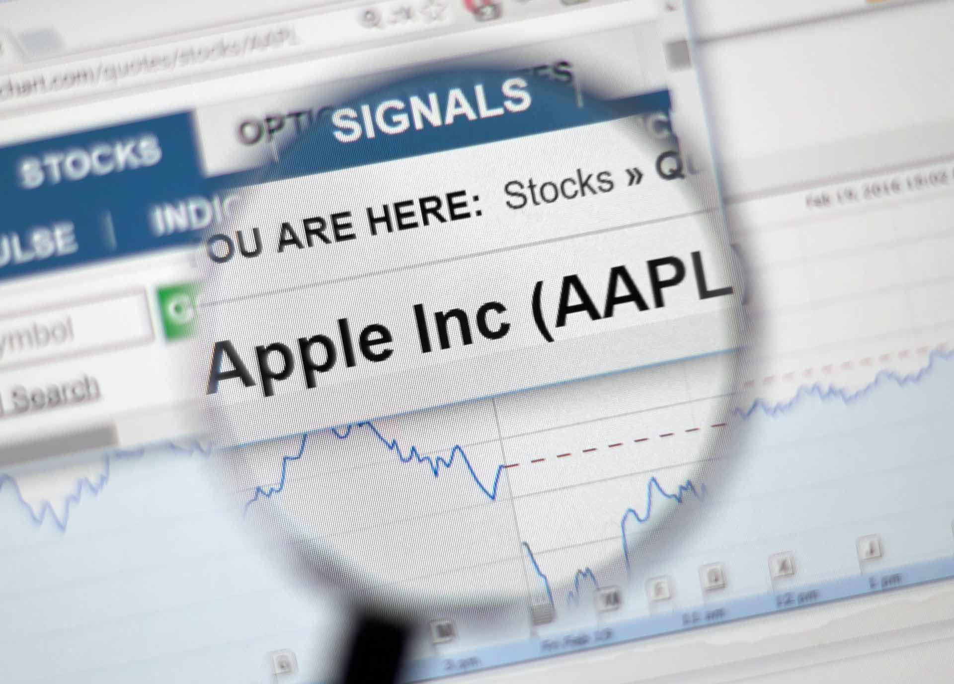 Apple bate recorde histórico com receita trimestral de US$ 123,9 bilhões