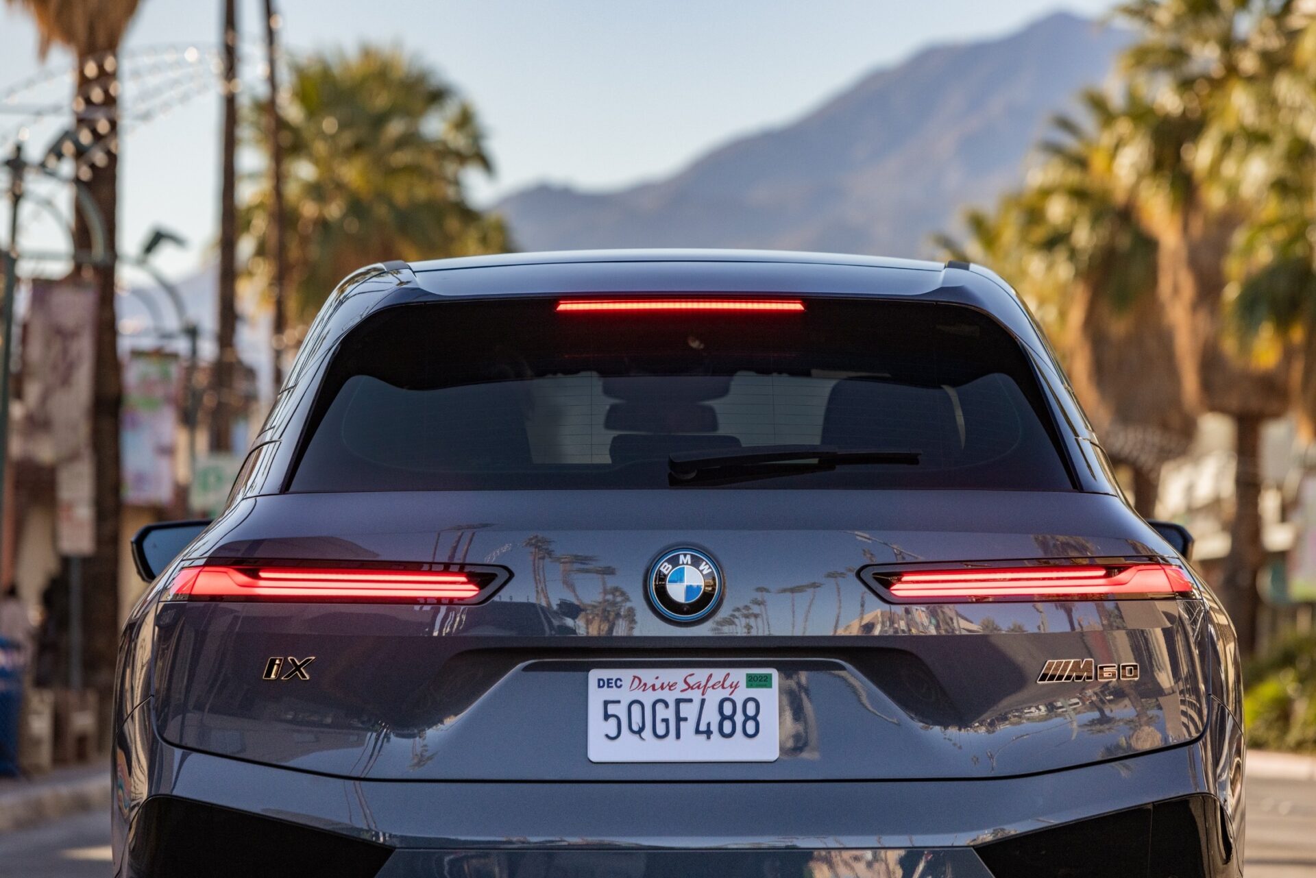 BMW iX - carros elétricos