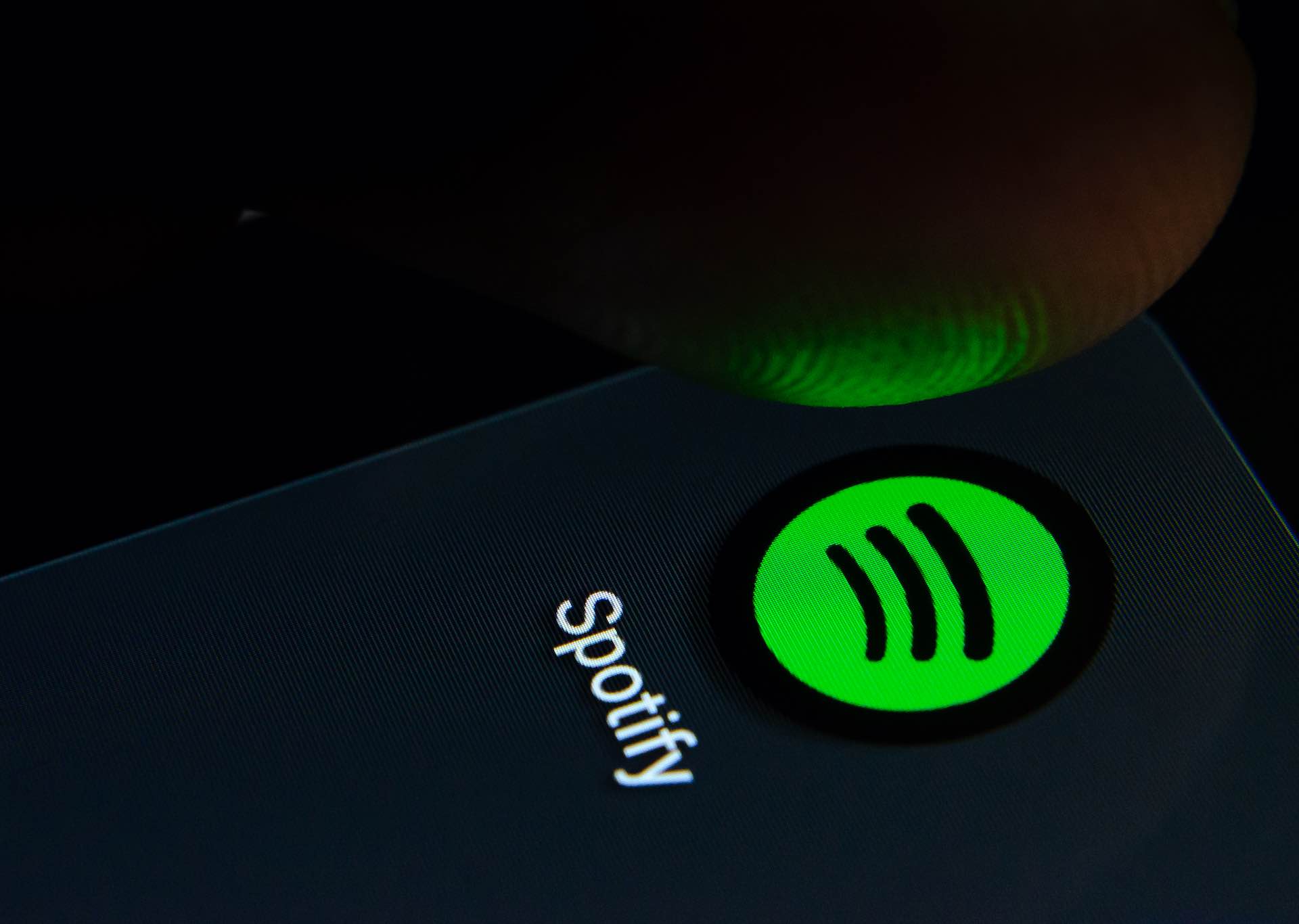 Spotify remove milhares de músicas feitas por inteligência artificial