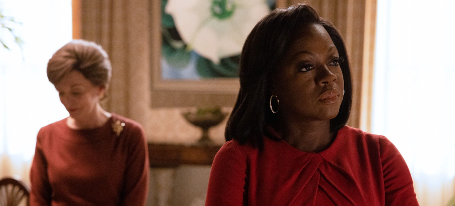 Na foto aparece a atriz Viola Davis, que dá vida à ex-primeira-dama dos EUA, Michele Obama, na série da Paramount+ The First Lady