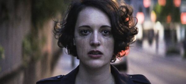 Cena da série Fleabag, considerada uma das melhores séries da Amazon Prime, protagonizada Phoebe Waller-Bridge