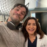 [Entrevista] "Não há um caminho certo": Beto Skubs, roteirista de Grey's Anatomy, conta como é a vida por trás do script