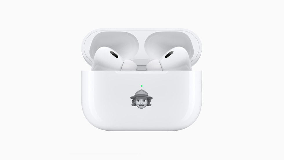 Case dos novos AirPods Pro, mostrando o adesivo de um memoji