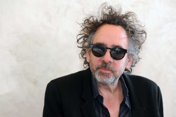 Tim Burton, diretor de Wandinha na Netflix