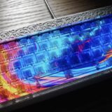 Novo teclado mecânico tem GPU integrada e uma tela embaixo das teclas