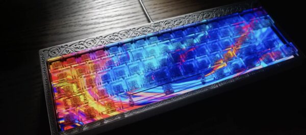 teclado mecânico Centerpiece com GPU e tela integrada