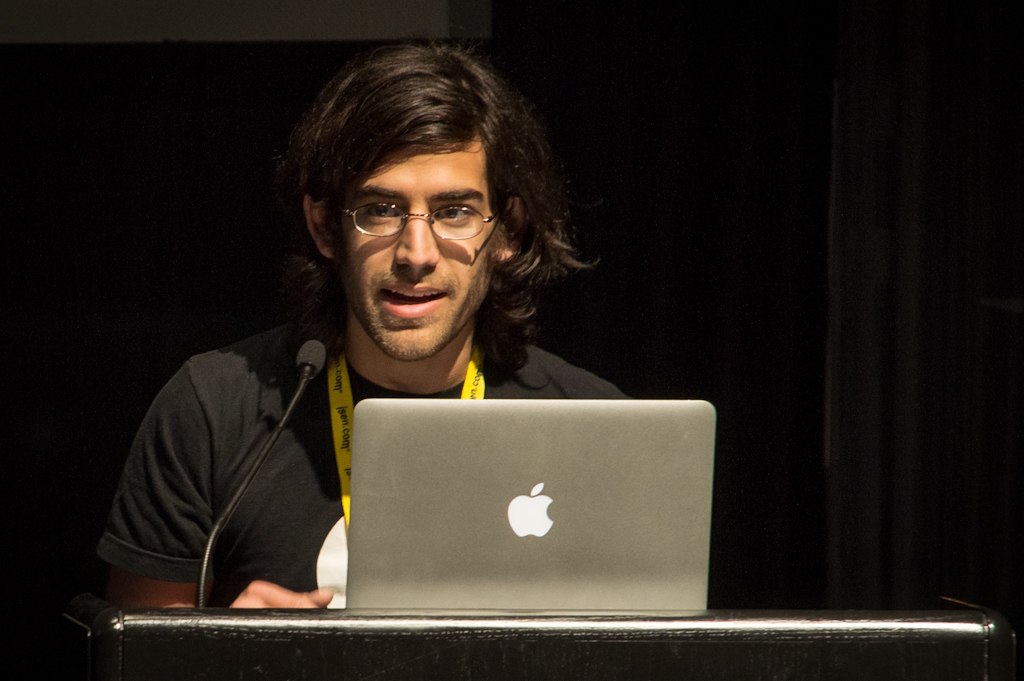 Luta, liberdade e democratização do conhecimento: uma década sem Aaron Swartz