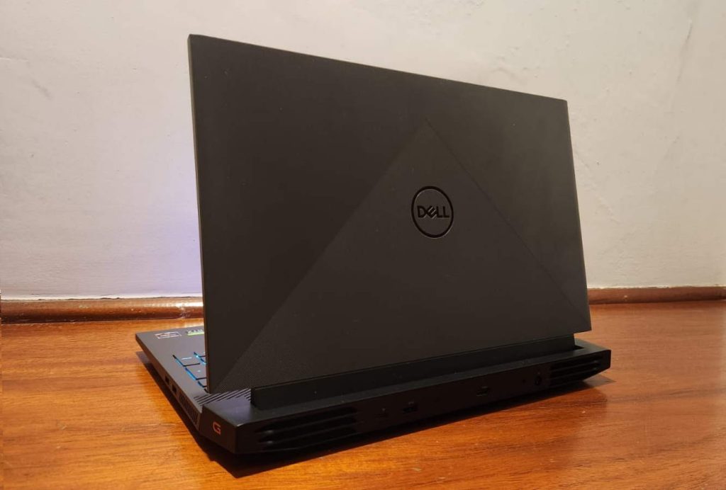 Dell G15 - acabamento