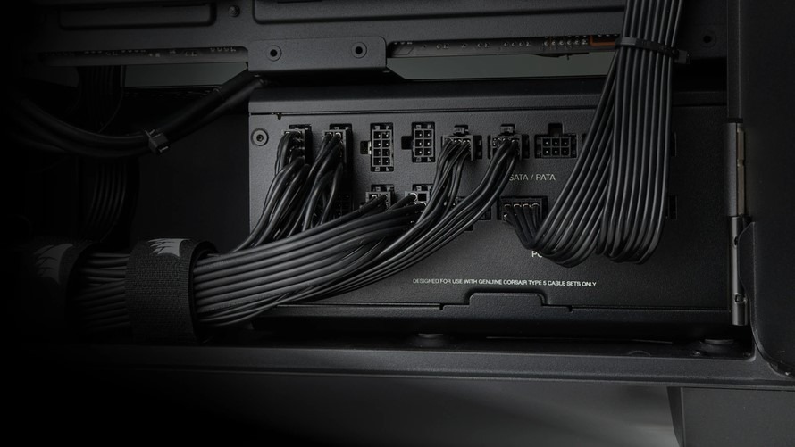 Corsair inova e lança fonte de PC com entradas laterais para cabos de alimentação