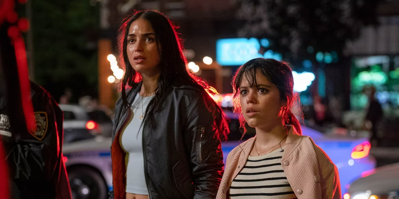 Melissa Barrera (Sam) e Jenna Ortega (Tara) em Pânico 6 / Filme chega ao Paramount+ em setembro de 2023