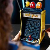 LEGO lança máquina de fliperama do Pac-Man com 2.651 peças