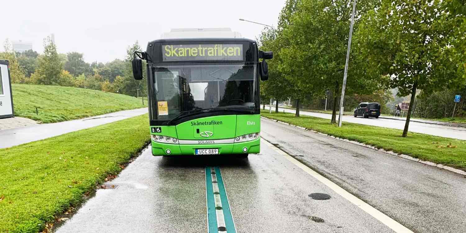 Suécia terá estrada eletrificada para carregar carros elétricos em movimento