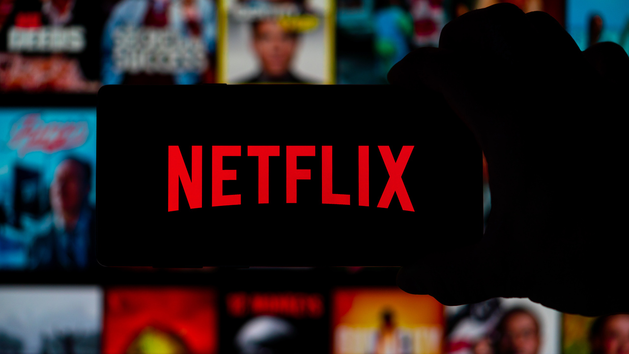 Netflix vai cobrar R$ 12,90 a mais de quem compartilhar senha