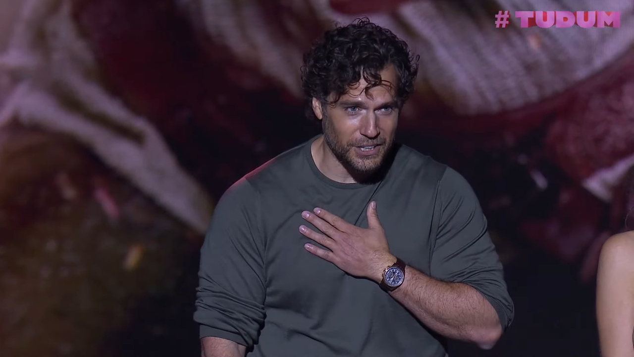 Henry Cavill se emociona em despedida de The Witcher durante o Tudum 2023