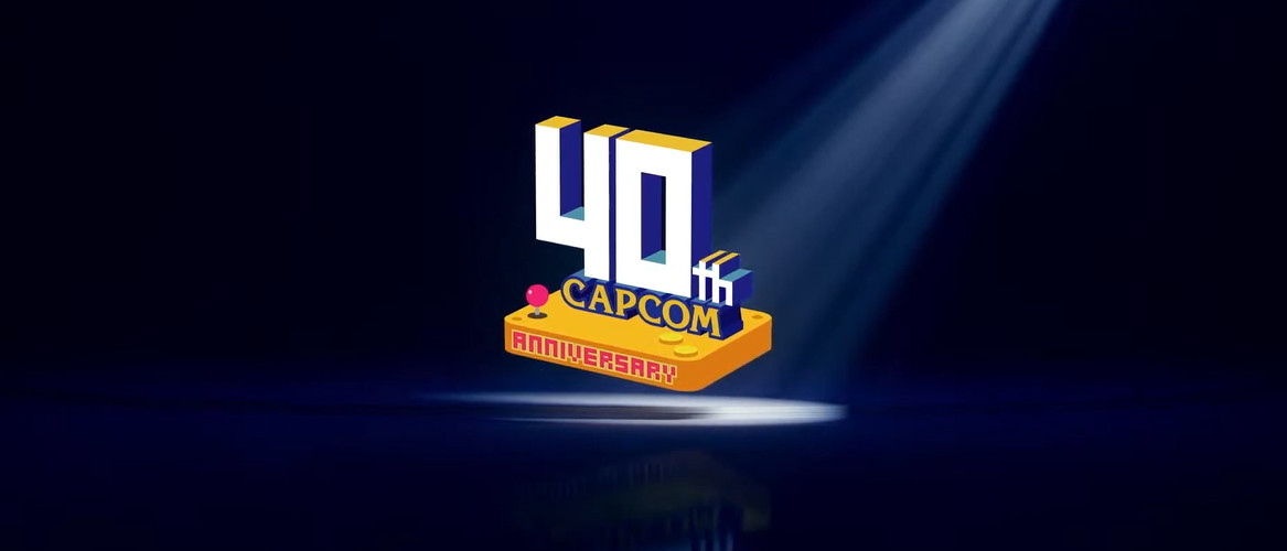 Ilustração exibida durante o Capcom Showcase, onde a arte com o texto "40 anos Capcom" aparece iluminada por um holofote em um fundo escuro