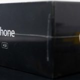 Vendido por quase R$ 1 milhão, primeiro iPhone quebra recorde em leilão