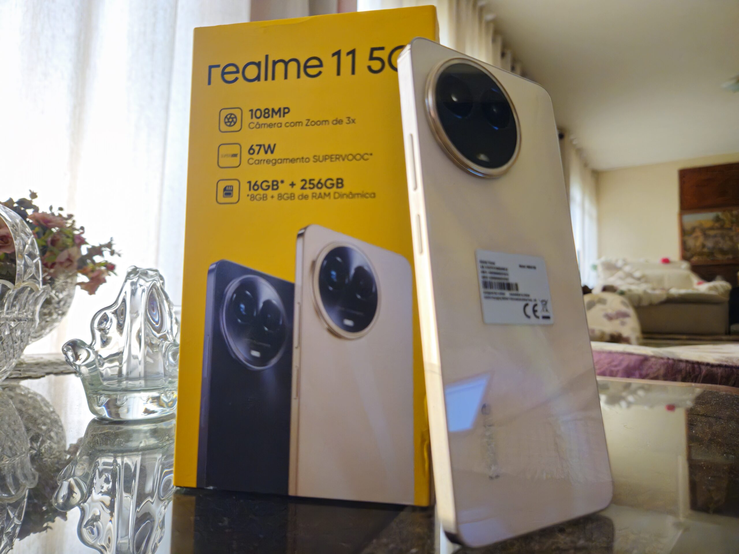 Imagem mostra o smartphone realme 11 5G