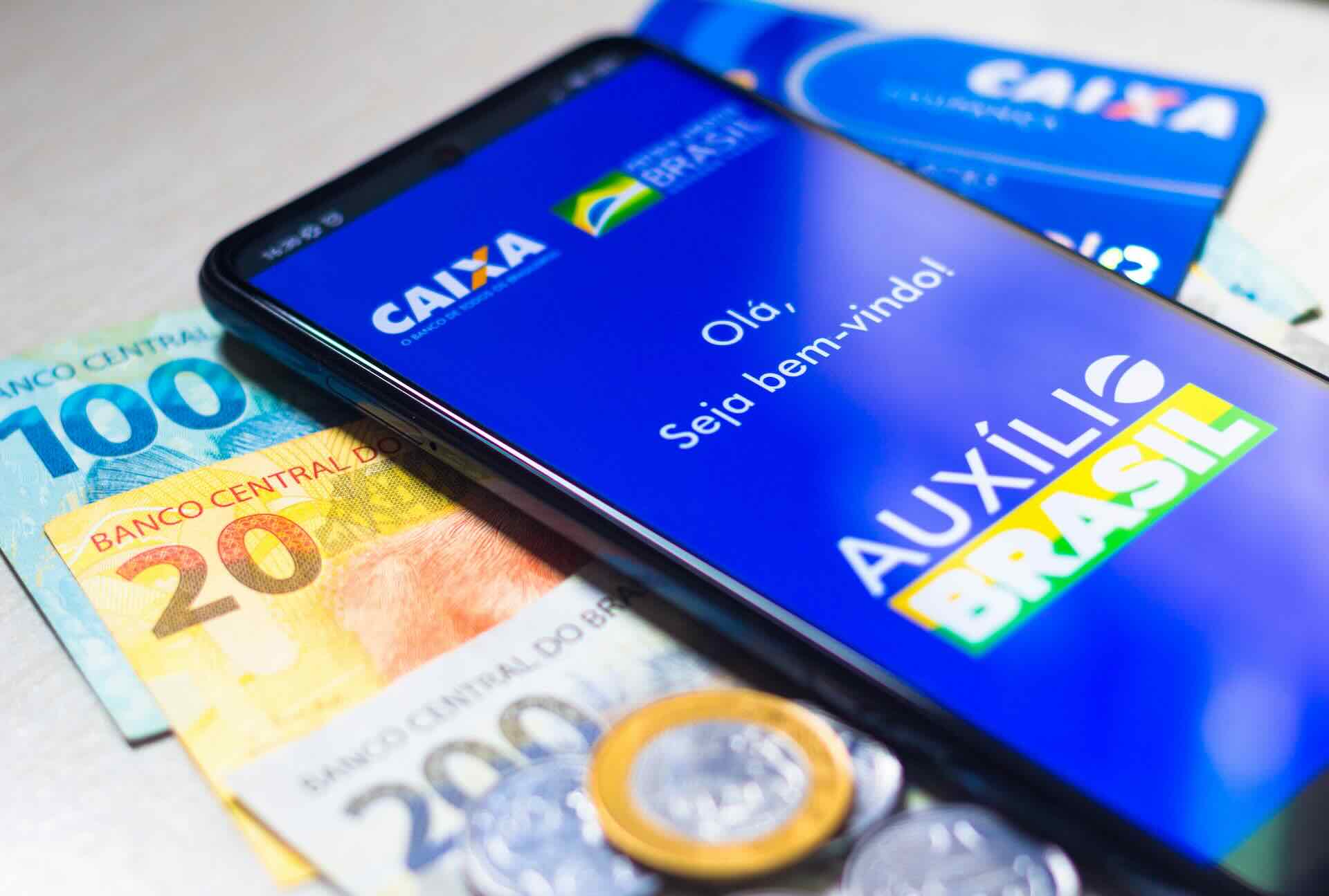 Auxílio Brasil: saiba se você pode receber R$ 15.000 por dados vazados