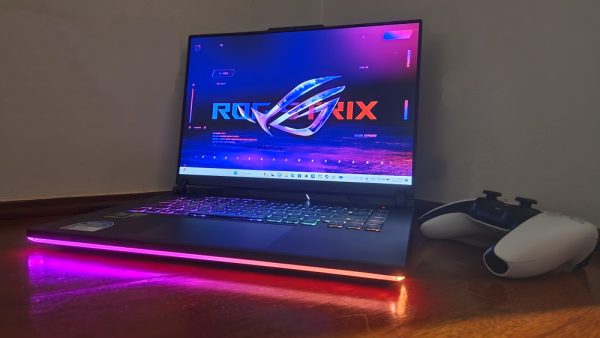 Asus ROG Strix G16 - design e acabamento