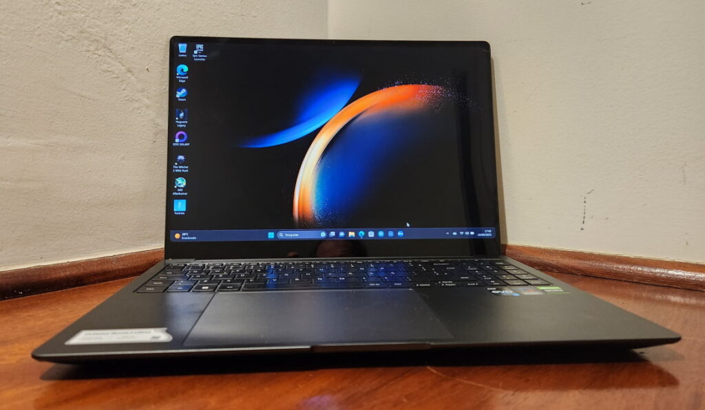 Galaxy Book3 Ultra - tela