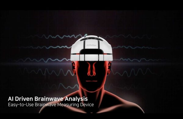 Capacete com inteligência artificial traduz pensamentos em texto