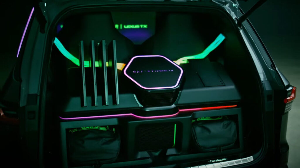 Razer Lexus T - traseira